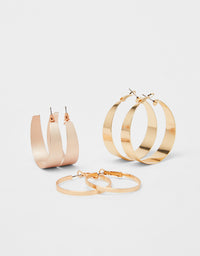 Set of hoop earrings
